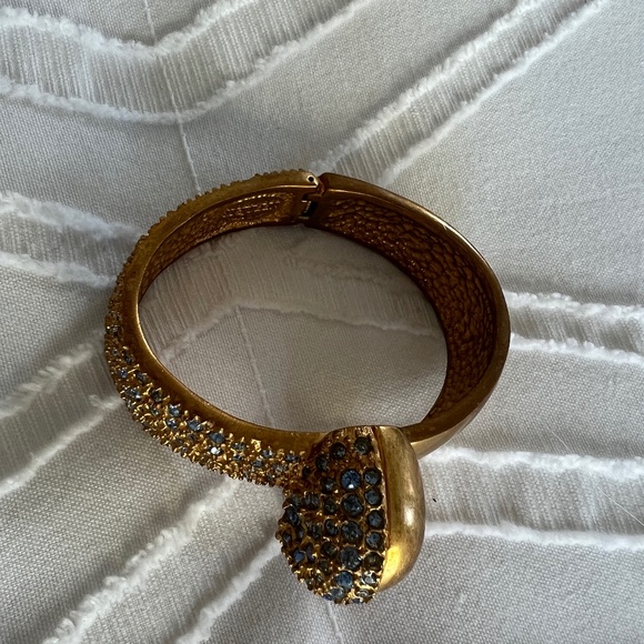 ALEXANDER MCQUEEN VINTAGE GOLD SKULL BRACELET - Picture 4 of 7